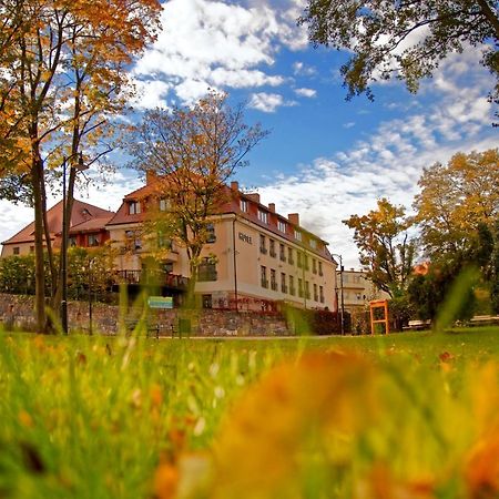 Hotel I Restauracja "Pod Orlem" Kartuzy Dış mekan fotoğraf